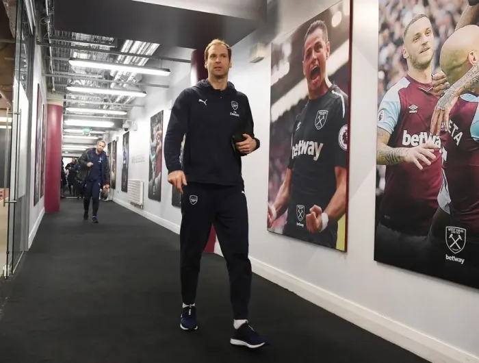 Framed Print : Arsenal's Petr Cech Heads to the Changing Room Before West Ham Clash, Premier League 2018-19