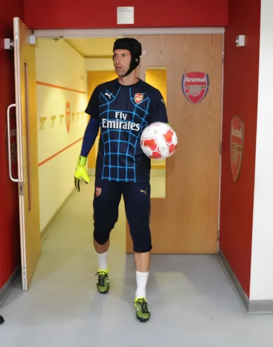 Framed Print : Arsenal's Petr Cech Readies for Arsenal vs. Olympique Lyonnais at Emirates Cup 2015 / 16 Framed Print : Arsenal's Petr Cech Readies for Arsenal vs. Olympique Lyonnais at Emirates Cup 2015 / 16