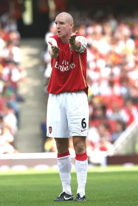 Framed Print : Arsenal's Philippe Senderos Leads Team to 2-1 Victory over Paris Saint-Germain at Emirates Cup 2007