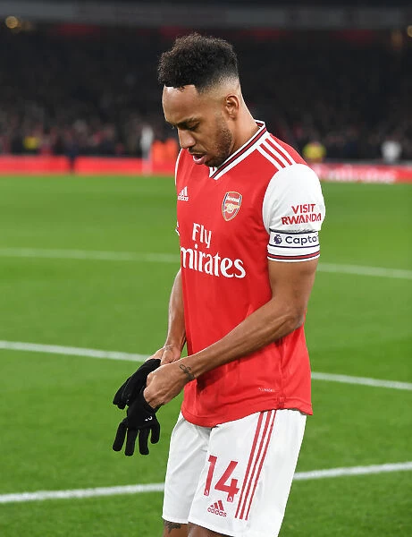 Arsenal's Pierre-Emerick Aubameyang Gears Up for Arsenal vs Manchester United (2019-20)