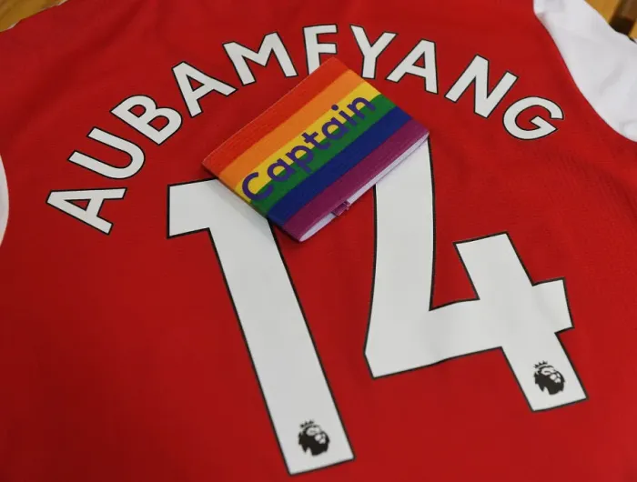 Framed Print : Arsenal's Pierre-Emerick Aubameyang Prepares for Battle against Brighton & Hove Albion (Arsenal v Brighton 2019-20)