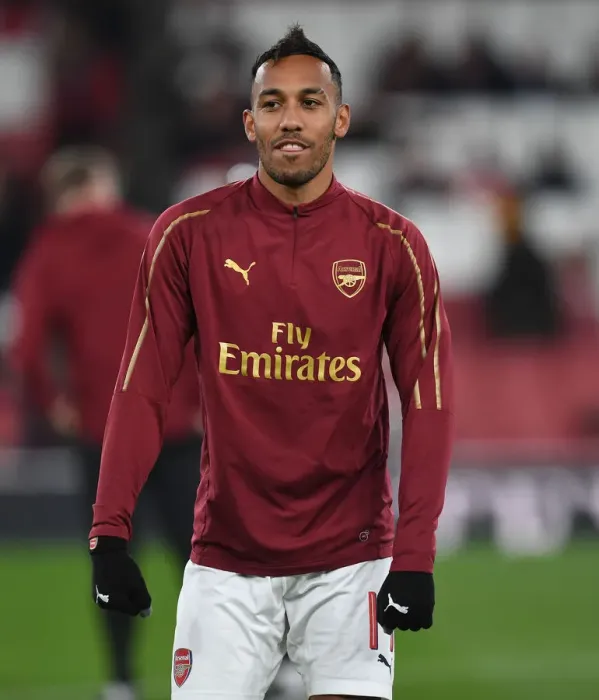 Framed Print : Arsenal's Pierre-Emerick Aubameyang Ready for Carabao Cup Clash Against Blackpool Framed Print : Arsenal's Pierre-Emerick Aubameyang Ready for Carabao Cup Clash Against Blackpool