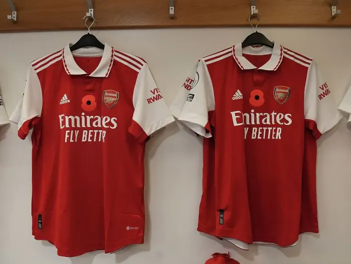 Framed Print : Arsenal's Poppy-Adorned Jerseys: A Tradition of Honor in the Chelsea Showdown, Premier League 2022-23