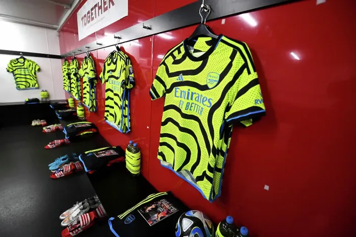 Framed Print : Arsenal's Pre-Match Focus: Inside the Dressing Room vs Crystal Palace, Premier League 2023-24