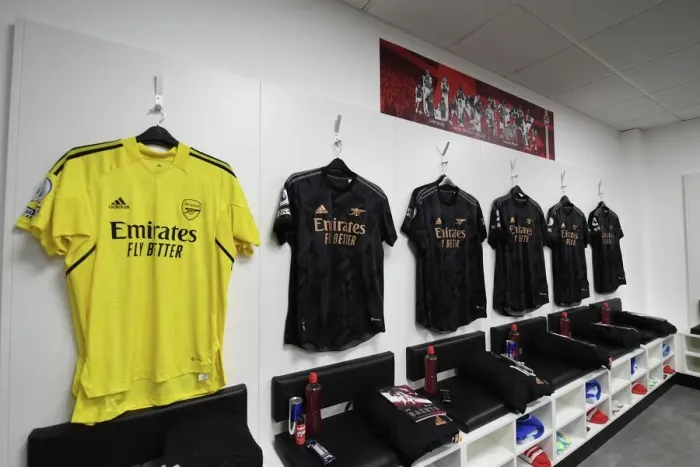 Framed Print : Arsenal's Pre-Match Huddle: Southampton v Arsenal, Premier League 2022-23