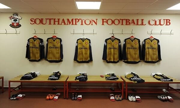 Arsenal's Pre-Match Huddle: Unity Before Battle - Southampton vs Arsenal, Premier League 2015-16