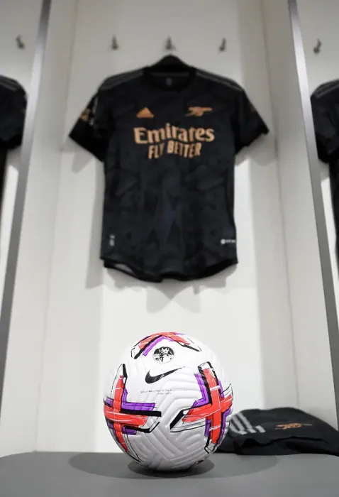 Framed Print : Arsenal's Pre-Match Preparation at Anfield: The Nike Flight Aerowsculpt Hi-Vis Premier League Ball