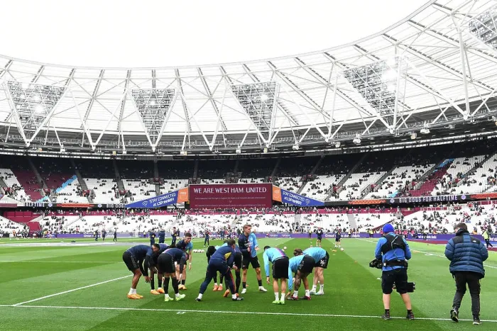 Framed Print : Arsenal's Pre-Match Warm-Up at West Ham United's London Stadium (Premier League 2022-23)