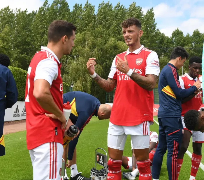 Framed Print : Arsenal's Pre-Season Encounter with Ipswich Town: Cedric and Ben White in Action