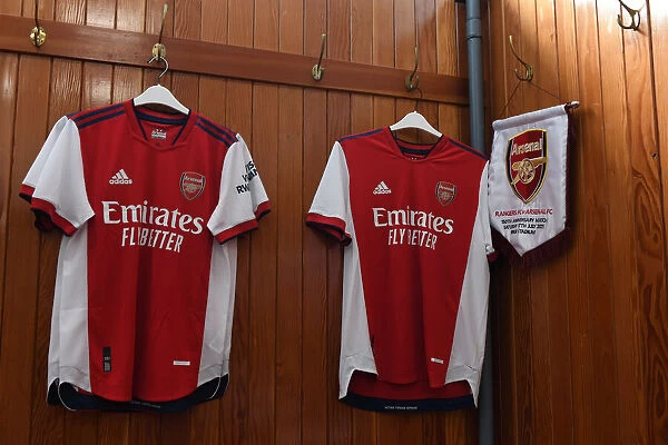 Arsenal's Pre-Season Preparation: A Glimpse into Ibrox Changing Room