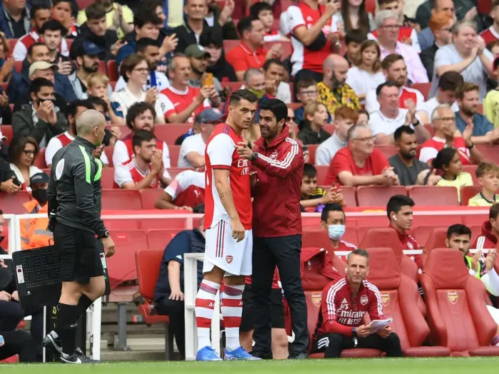 Framed Print : Arsenal's Pre-Season Showdown: Arteta Guides Xhaka Against Chelsea
