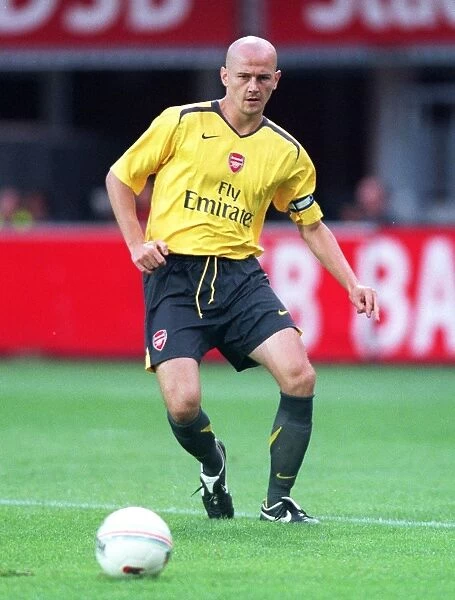 Arsenal's Pre-Season Triumph: 3-0 Over AZ Alkmaar, 2006