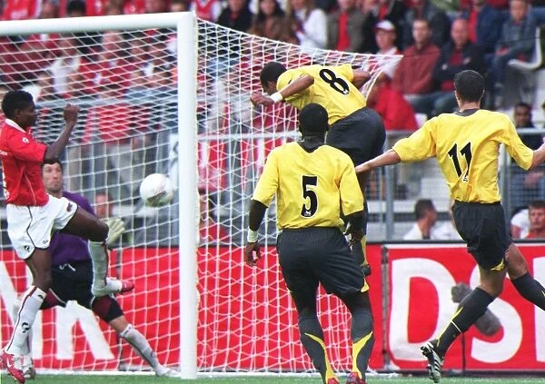 Arsenal's Pre-Season Victory: 3-0 Against AZ Alkmaar, Holland, 2006