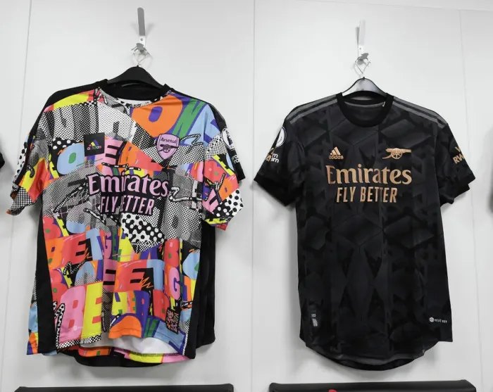 Framed Print : Arsenal's Premier League Showdown at Southampton: Pre-Match Preparations Framed Print : Arsenal's Premier League Showdown at Southampton: Pre-Match Preparations