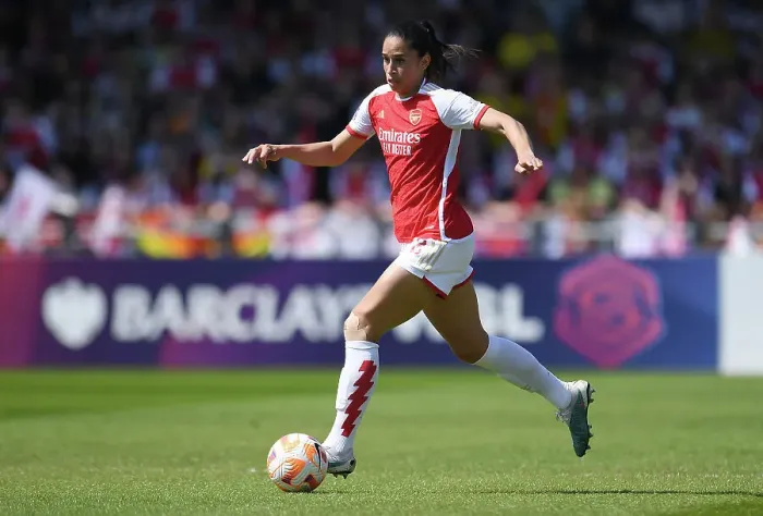 Framed Print : Arsenal's Rafaelle Souza in Action: Arsenal Women vs. Aston Villa (FA Women's Super League, 2022-23)