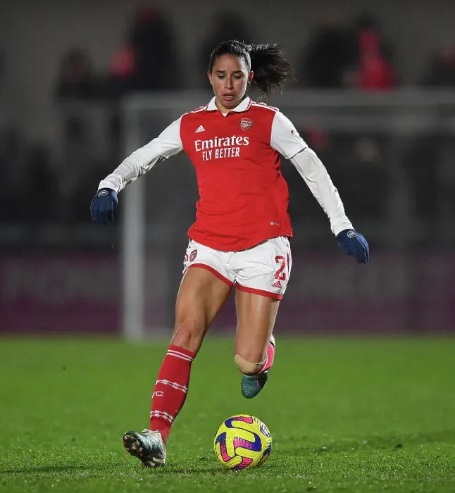 Framed Print : Arsenal's Rafaelle Souza in Action: Arsenal Women vs Liverpool Women, FA Women's Super League 2022-23