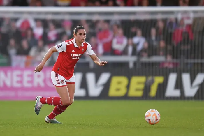 Framed Print : Arsenal's Rafaelle Souza Shines in FA WSL Clash Against Leicester City, 2022-23