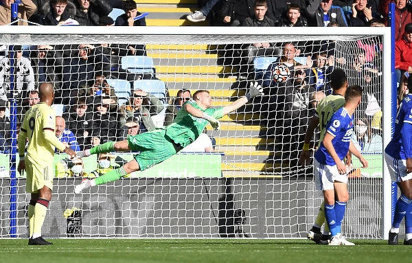 Arsenal's Ramsdale Denies Leicester: Dramatic Save in Premier League Clash