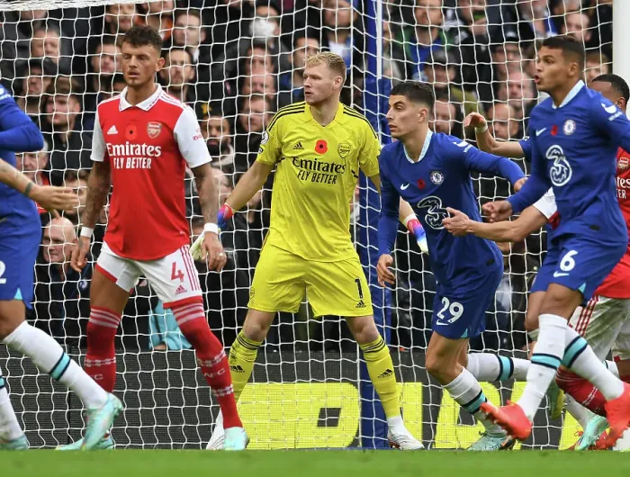 Framed Print : Arsenal's Ramsdale Faces Off Against Chelsea in Premier League Clash (2022-23)