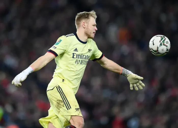 Framed Print : Arsenal's Ramsdale Goes Head-to-Head with Liverpool in Carabao Cup Semi-Final Clash