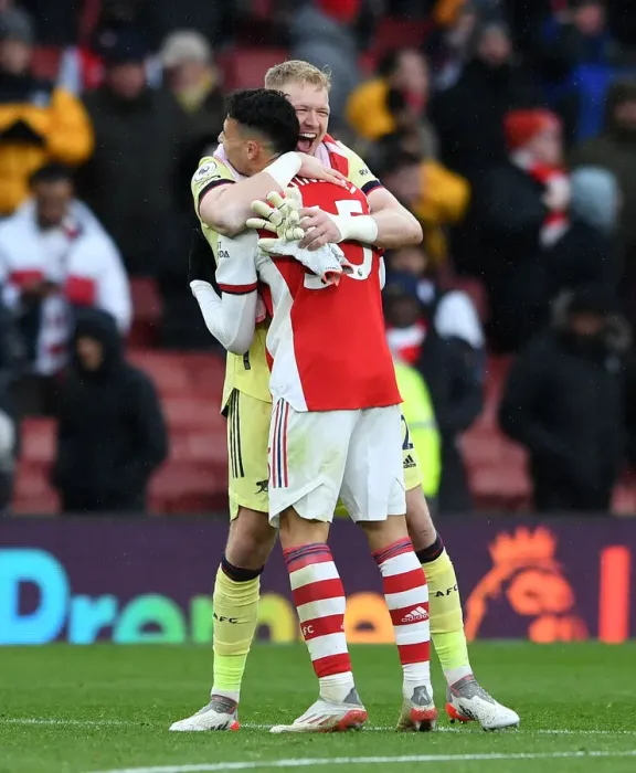 Framed Print : Arsenal's Ramsdale and Martinelli Celebrate Win Against Newcastle United