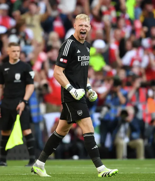 Framed Print : Arsenal's Ramsdale Saves Penalty in Thrilling Community Shield Showdown: Arsenal vs. Manchester City (2023-24)