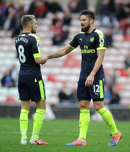 Arsenal's Ramsey and Giroud Celebrate Victory over Sunderland (2016-17)