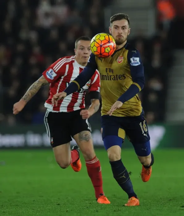 Framed Print : Arsenal's Ramsey Outsmarts Southampton's Clasie in Premier League Battle (December 2015) Framed Print : Arsenal's Ramsey Outsmarts Southampton's Clasie in Premier League Battle (December 2015)