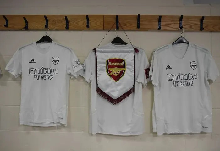 Framed Print : Arsenal's Red-Free Away Changing Room: Oxford United vs Arsenal, FA Cup 2023