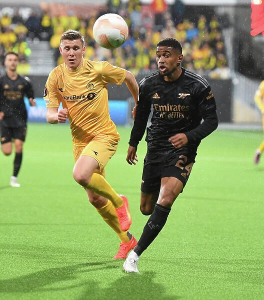 Arsenal's Reiss Nelson in Action against Bodø / Glimt in UEFA Europa League Group A (2022-23)