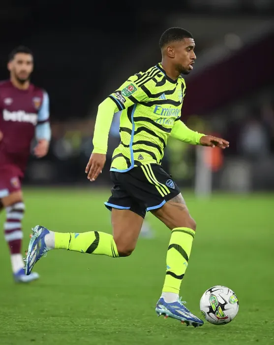 Framed Print : Arsenal's Reiss Nelson in Action against West Ham United in Carabao Cup Fourth Round Framed Print : Arsenal's Reiss Nelson in Action against West Ham United in Carabao Cup Fourth Round
