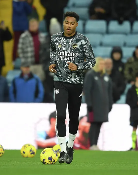 Framed Print : Arsenal's Reuell Walters Ready for Aston Villa Clash in Premier League (2023-24)