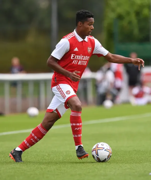 Framed Print : Arsenal's Reuell Walters Trains Against Ipswich Town in Pre-Season 2022-23