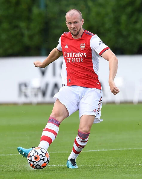Arsenal's Rob Holding in Action: Pre-Season Match Against Watford (2021-22)