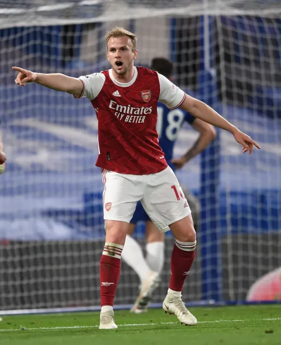 Framed Print : Arsenal's Rob Holding at Chelsea's Stamford Bridge: 2020-21 Premier League Match Amidst COVID-19 Restrictions Framed Print : Arsenal's Rob Holding at Chelsea's Stamford Bridge: 2020-21 Premier League Match Amidst COVID-19 Restrictions