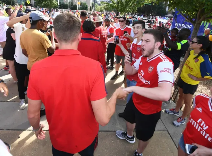 Framed Print : Arsenal's Rob Holding Greets Fans Before Arsenal vs Fiorentina in 2019 International Champions Cup Framed Print : Arsenal's Rob Holding Greets Fans Before Arsenal vs Fiorentina in 2019 International Champions Cup