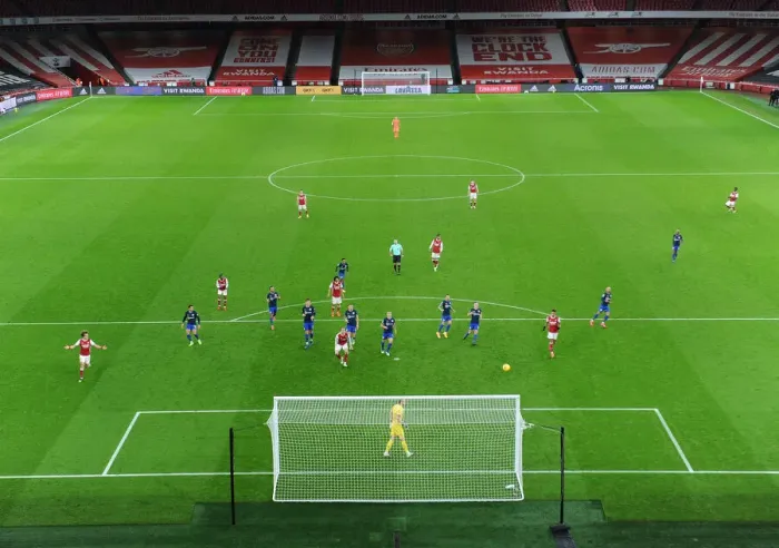 Framed Print : Arsenal's Rob Holding Heads Against the Post: Arsenal vs Southampton, Premier League 2020-21