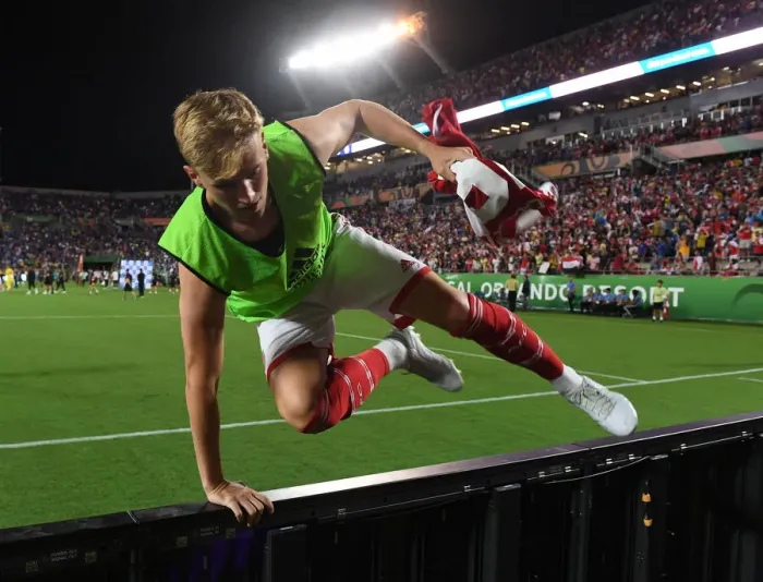 Framed Print : Arsenal's Rob Holding Reacts After Chelsea Clash in Florida Cup 2022-23