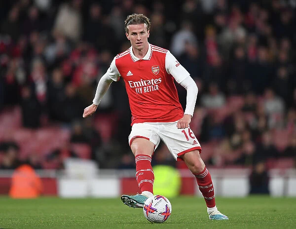 Arsenal's Rob Holding Stands Firm Against Chelsea in Premier League Battle, 2022-23 Season