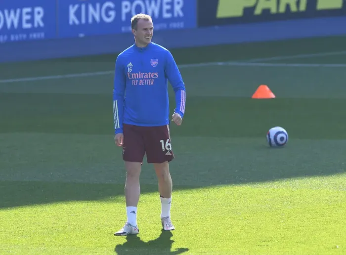 Framed Print : Arsenal's Rob Holding Warming Up Ahead of Leicester Clash - Premier League 2020-21