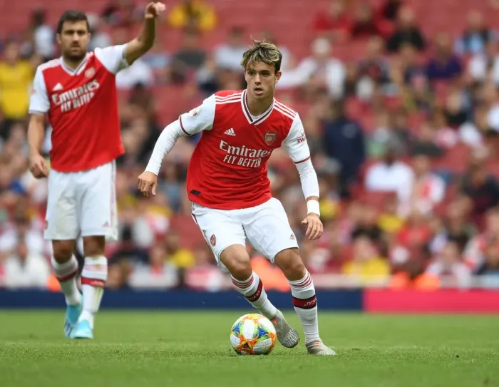 Framed Print : Arsenal's Robbie Burton in Action against Olympique Lyonnais at the Emirates Cup, 2019 Framed Print : Arsenal's Robbie Burton in Action against Olympique Lyonnais at the Emirates Cup, 2019