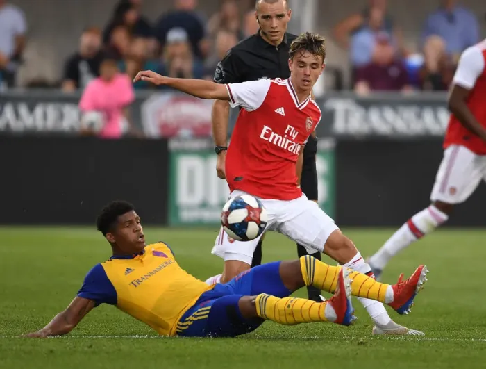 Framed Print : Arsenal's Robbie Burton Gears Up for Colorado Rapids Showdown: Intense Training Sessions