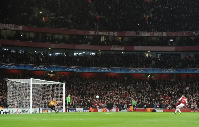 Framed Print : Arsenal's Robin van Persie Scores Penalty as Gunners Crush AC Milan 3-0 in UEFA Champions League Framed Print : Arsenal's Robin van Persie Scores Penalty as Gunners Crush AC Milan 3-0 in UEFA Champions League