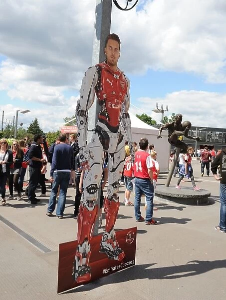 Arsenal's Robotic Surprise: Aaron Ramsey's Unique Pre-Match Ritual vs. Olympique Lyonnais, Emirates Cup 2015 / 16