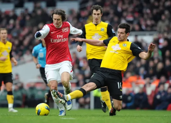 Framed Print : Arsenal's Rosicky Clashes with Blackburn's Dann in Premier League Showdown Framed Print : Arsenal's Rosicky Clashes with Blackburn's Dann in Premier League Showdown