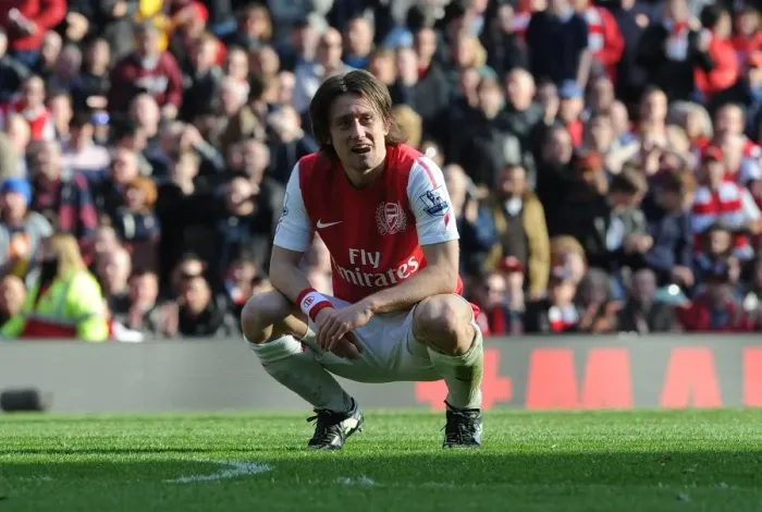 Framed Print : Arsenal's Rosicky Fights for Victory Against Tottenham in the Premier League (2011-12) Framed Print : Arsenal's Rosicky Fights for Victory Against Tottenham in the Premier League (2011-12)
