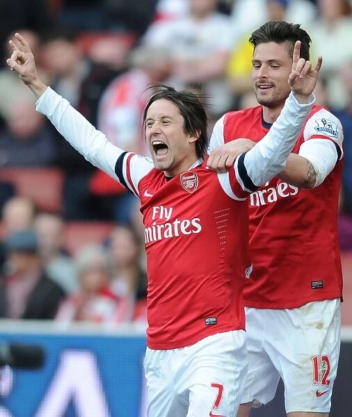 Arsenal's Rosicky and Giroud Celebrate Third Goal Against Sunderland (2013-14)