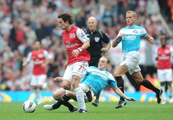 Arsenal's Rosicky Outsmarts Sunderland's Defense in 2011-12 Premier League Showdown