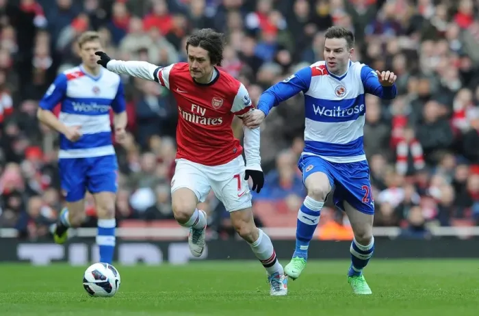 Framed Print : Arsenal's Rosicky Outwits Guthrie: A Premier League Battle (2013) Framed Print : Arsenal's Rosicky Outwits Guthrie: A Premier League Battle (2013)