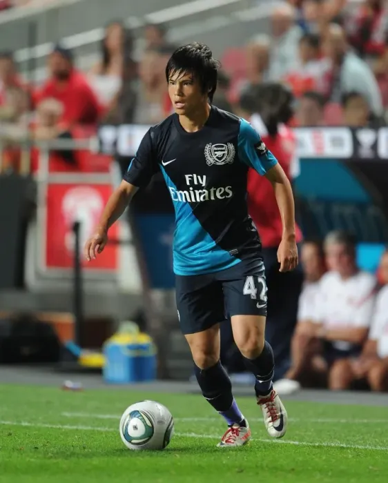 Framed Print : Arsenal's Ryo Miyaichi in Action against Benfica during the 2011 Pre-Season Friendly Framed Print : Arsenal's Ryo Miyaichi in Action against Benfica during the 2011 Pre-Season Friendly
